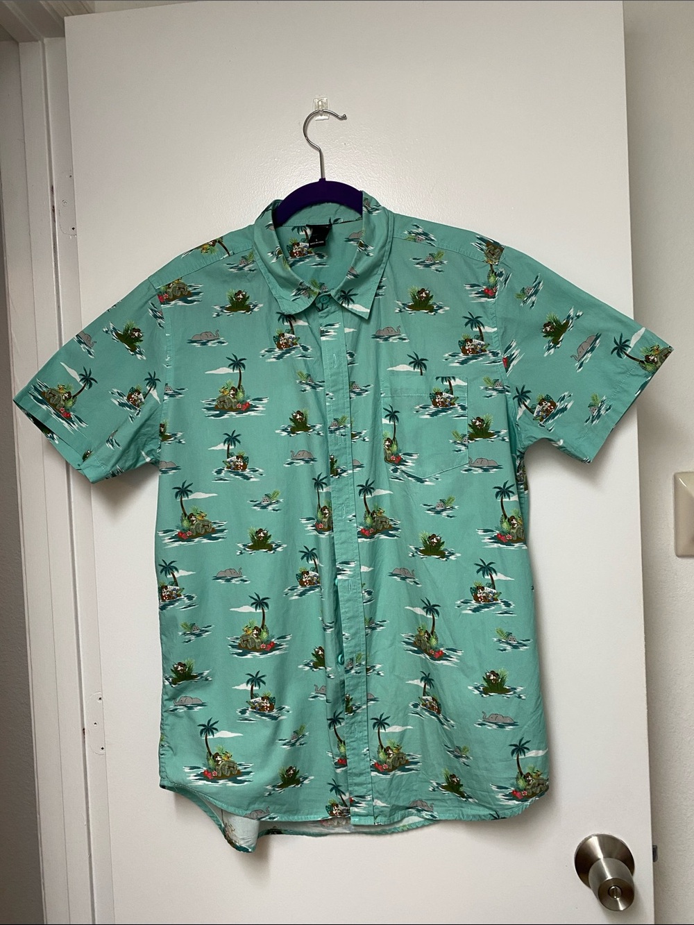 Disney’s Our Universe Men’s button up Mickey Mouse safari shirt Size Large